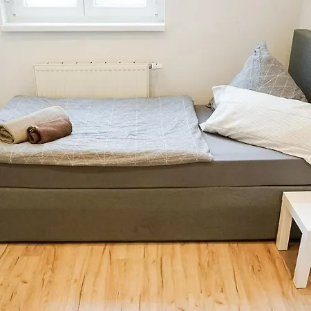 Apartament 5-bett Dettingen #handwerkerzimmer-reutlingen-de Dettingen an der Erms
