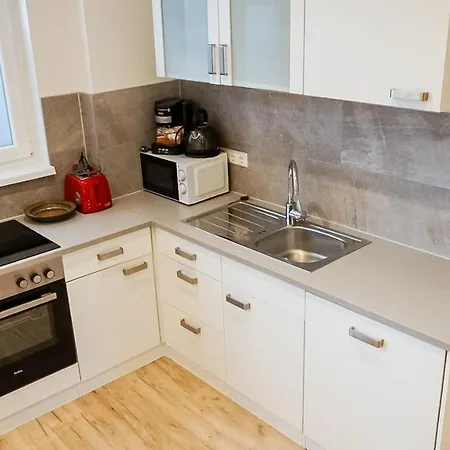 5-bett Dettingen #handwerkerzimmer-reutlingen-de Apartament Dettingen an der Erms